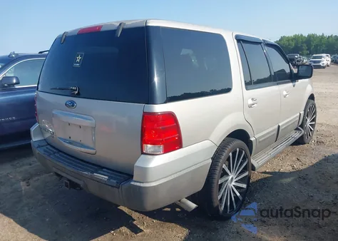 2005 Ford Expedition Xlt z USA, uszkodzony, nr VIN 1FMPU15575LA26271